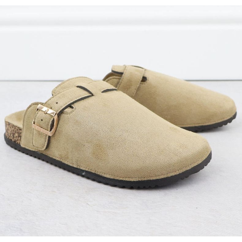 Zapatillas para mujeres construidas en gamuza beige big star ss274738 2 Zapatillas para mujeres construidas en gamuza beige big star ss274738 2