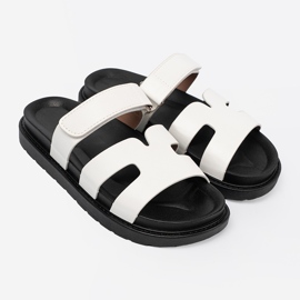 Shelvt Cómodas chanclas blancas en la plataforma blanco 2