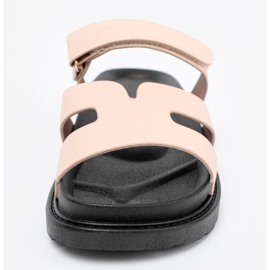 Shelvt Chanclas beige con un cinturón de velcro 1