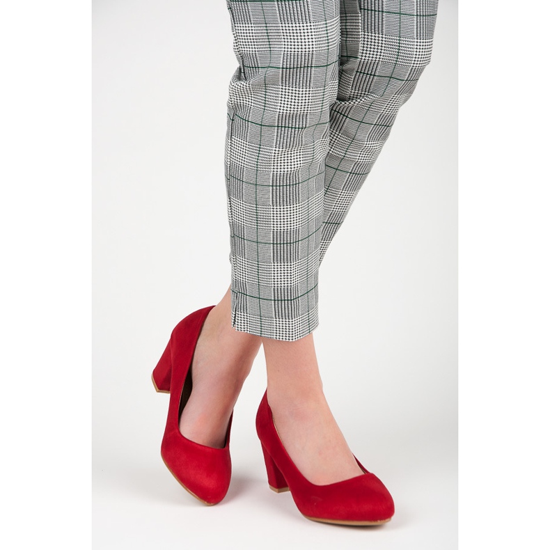 Bombas de negocios en el puesto. rojo 1