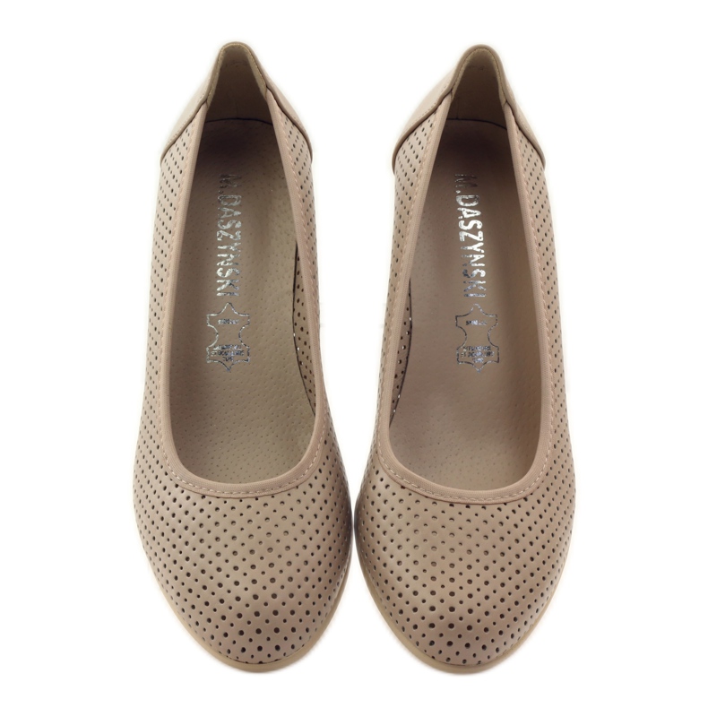 M.Daszyński Zapatos de salón con cuña para mujer Daszyński 113 beige 4