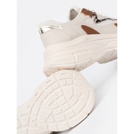 Shelvt Deportivas beige de mujer con suela gruesa 1