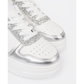 Shelvt Zapatillas blancas y plateadas con detalles brillantes multicolor 1