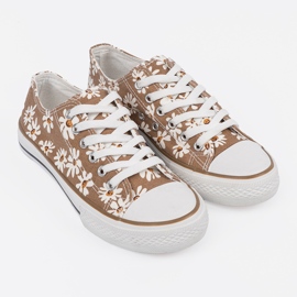 Shelvt Zapatillas beige para mujeres con flores 1