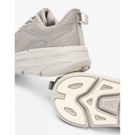Shelvt Cómodos zapatos deportivos grises con estructura de malla McArthur 2