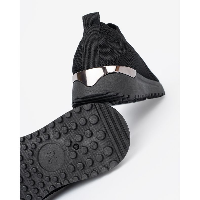 Shelvt Zapatos deportivos negros slip-on con una parte superior de malla 1