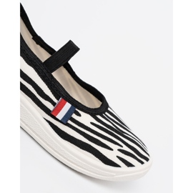 Shelvt Zapatillas de luces de luz en blanco y negro insertadas con un motivo de cebra 1