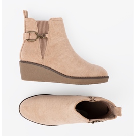 Shelvt Botas para mujeres beige en una cuña cómoda y baja 4