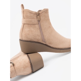 Shelvt Botas para mujeres beige en una cuña cómoda y baja 1
