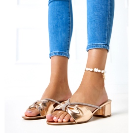 Mules de tacón decorado con circonitas Anbrani dorado 4
