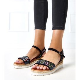 Sandalias de crochet negras en Versala Wedge negro 1 Sandalias de crochet negras en Versala Wedge negro 1