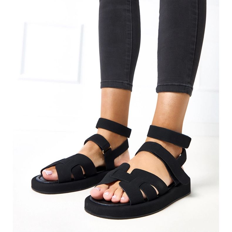 Sandalias negras sujetas con una maimuna de tobillo negro 1 Sandalias negras sujetas con una maimuna de tobillo negro 1