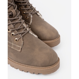 Shelvt Botas beige oscuras elegantes con una suela gruesa 1