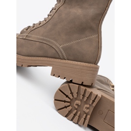 Shelvt Botas beige oscuras elegantes con una suela gruesa 2