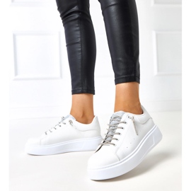 Zapatillas blancas con llamativo adorno Asmait. blanco 3
