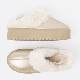 Shelvt Zapatos dorados y botas de nieve con pelaje blanco 4