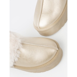 Shelvt Zapatos dorados y botas de nieve con pelaje blanco 5