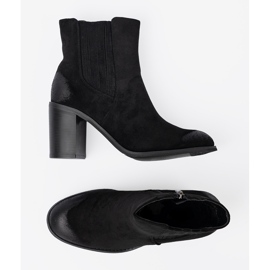 Shelvt Botas de ante negras en un pilar alto aislado negro 4
