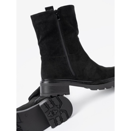 Shelvt Botas negras en una suela gruesa con tobillo superior negro 1