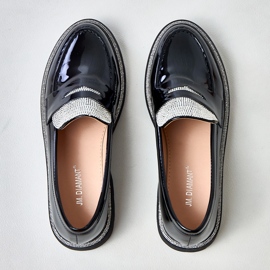 Mocasines barnizados negros decorados con laudos de circones 6
