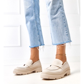 Mocasinas beige hechas de seraphina ecológica 2
