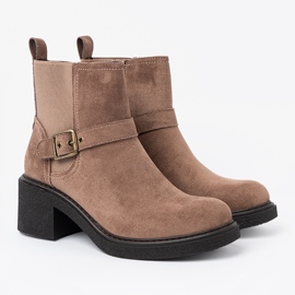 Shelvt Botas beige elegantes en un talón estable 3