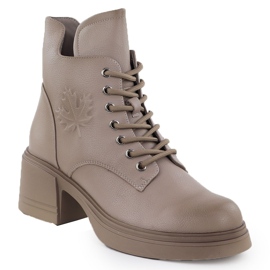 Vinceza Botas de cuero en el pilar aislada beige vincza 26-39950 1