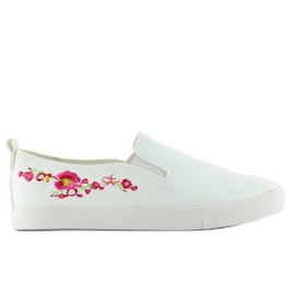 Slipons con delicado bordado blanco g1204a White 3