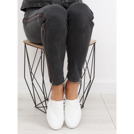 Slipons con delicado bordado blanco g1204a White 1 Slipons con delicado bordado blanco g1204a White 1