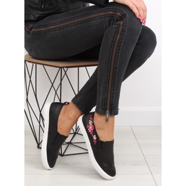 Slipons con delicado bordado negro g1204a Black 2