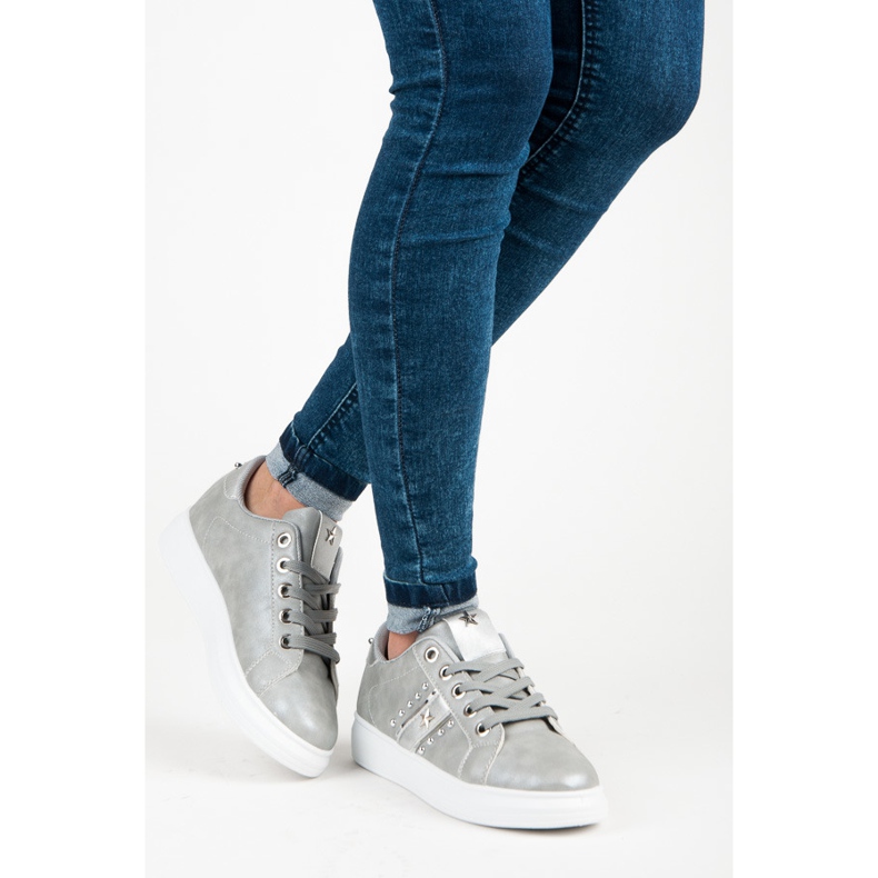 Deportivas atadas plateadas gris 2