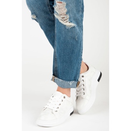 Deportivas blancas con estrella blanco 1