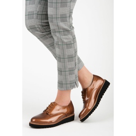 Kylie Zapatos brogue lacados marrón 2