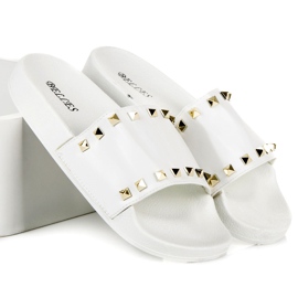 Babuchas blancas con pedrería blanco 3