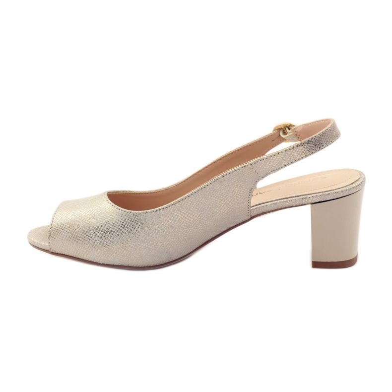 Sandalias en el puesto de Sergio Leone 810 amarillo marrón 2