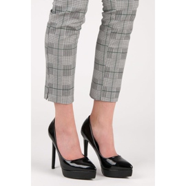 Small Swan Tacones lacados en la plataforma negro 1