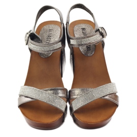 M.Daszyński Sandalias cuña Daszyński con circonitas gris 4