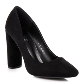 Zapatos de gamuza en el pilar negro 3