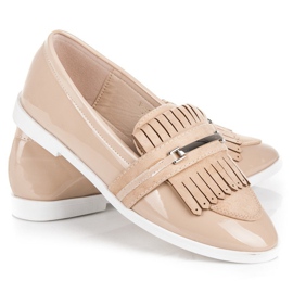 Ideal Shoes Mocasín lacado beige 2