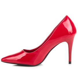 Bombas lacadas en un pasador rojo 3