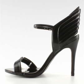 Sandalias en un pasador con alas LT65 Negro 2 Sandalias en un pasador con alas LT65 Negro 2