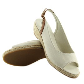 Alpargatas beige beige sobre cuña baja 4