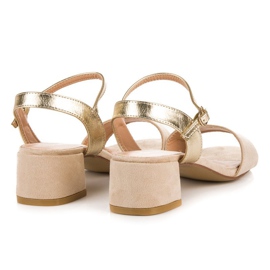 Sandalias beige de tacón alto de VINCEZA 5