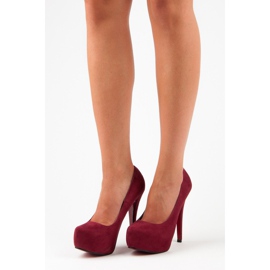 Yes Mile Pines en la plataforma rojo 1