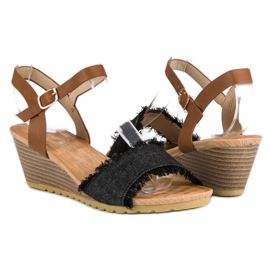 Cómodas sandalias cuña marrón 3