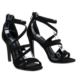 Sandalias de gamuza en un tacón alto negro 5