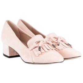 Mocasines en el poste rosado 3