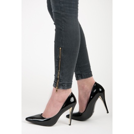 W. Potocki Tacones lacados en negro 5