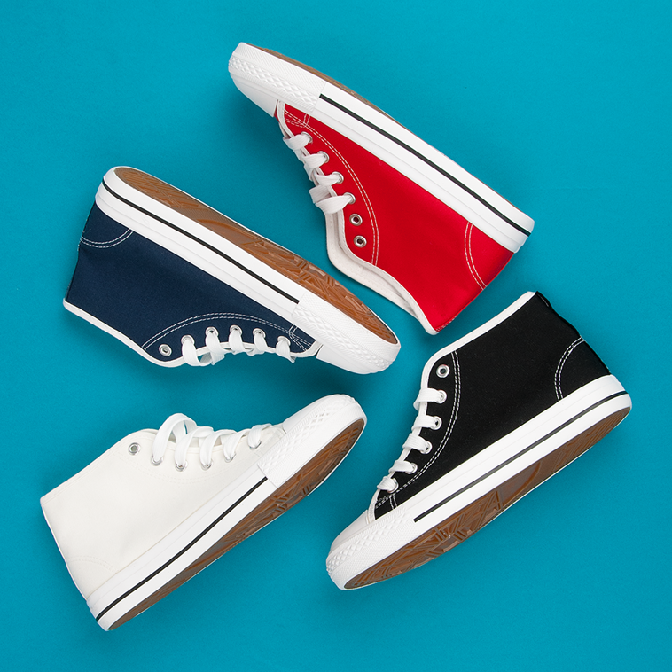 Zapatillas negras por encima del tobillo negro 1