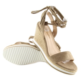 Sandalias con cuña beige JH630 caqui 1